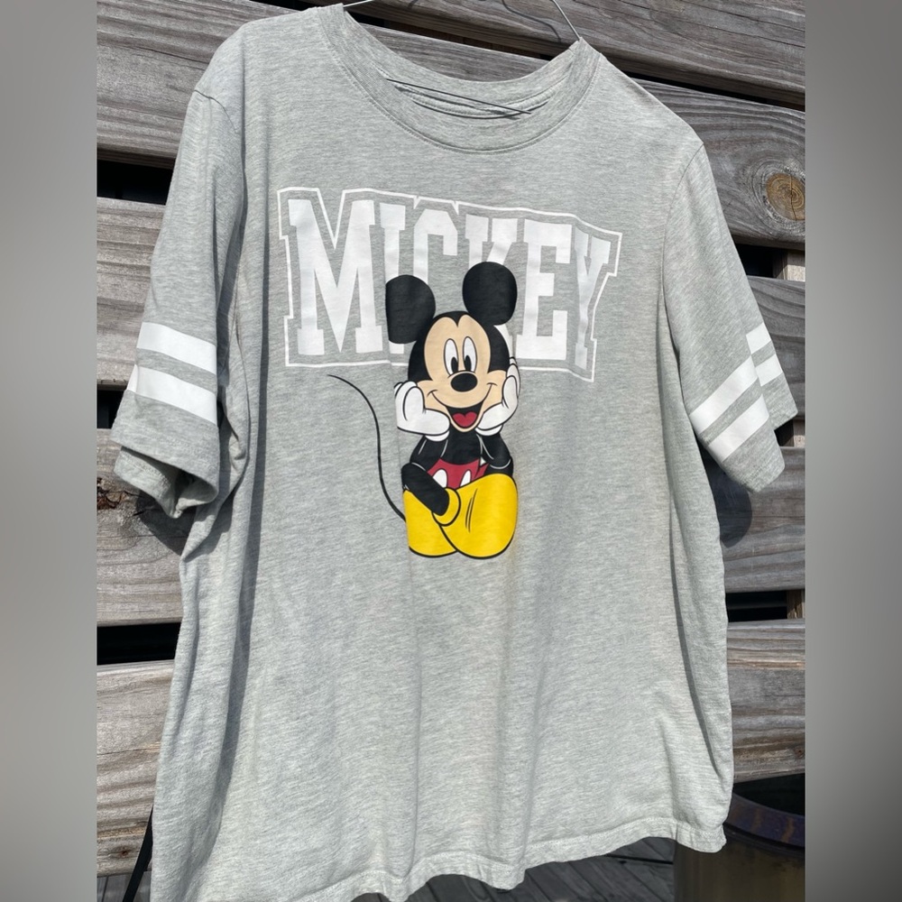 Disney Mickey Mouse T Shirt Size 2X Lightweight Casual Graphic Gray Short Sleeve
